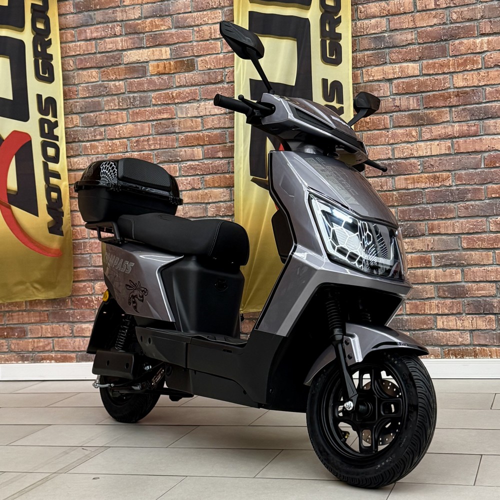 Електроскутер Billgery Compass CS-764645 двигун 1500W акумулятор LiFePO₄ 72V/30Ah до 70 км/год запас ходу 105 км