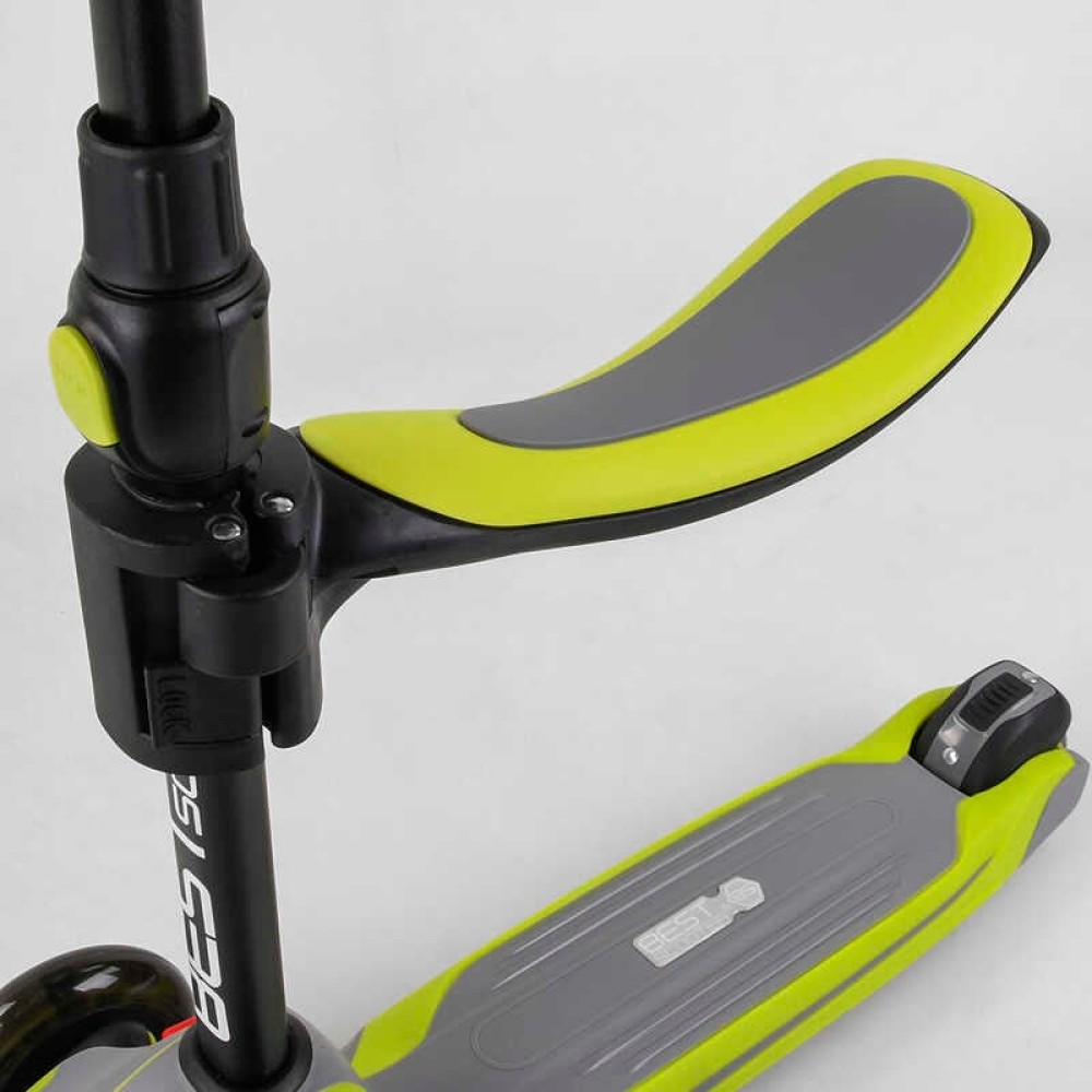 Самокат триколісний Best Scooter JS-20815  (4) з сидінням, алюмінієве кермо, 3 колеса PU зі світлом, d = 12 см